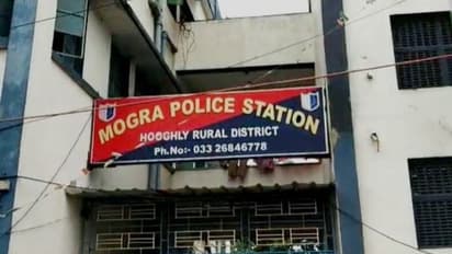 স্ত্রীর পরকীয়া হাতেনাতে ধরে ফেললেন স্বামী, বিপদ বুঝে ধারালো অস্ত্রের কোপ প্রেমিকের