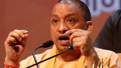 மோடி எட்டடி பாய்ந்தால், பதினாறு அடி பாயும் யோகி ஆதித்யாநாத்..!! கஃபில் கான் வழக்கில் கம்யூனிஸ்டுகள் ஆத்திரம்.