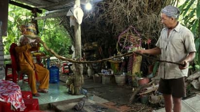 টানা ৮০ বছর চুলে কাঁচি-চিরুনী পড়েনি, সোশ্যাল মিডিয়ায় ভাইরাল ৯২ বছরের বৃদ্ধ