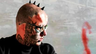 কেটে ফেলেছেন দুই কান, এবার পালা নাকের ডগার - লাখ লাখ টাকা খরচা করে কেন এমন করছেন