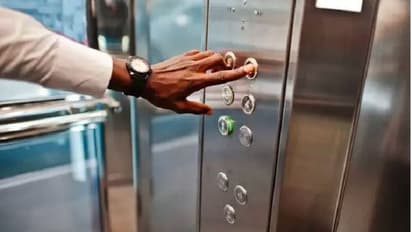 కొంపముంచిన లిఫ్ట్ బటన్: ఖమ్మంలో ఒకే అపార్టుమెంటులోని 20 మందికి కరోనా