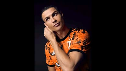 সুয়ারেজ, গ্যানাবরী-দের টপকে সেরার পুরস্কার ক্রিশ্চিয়ানো রোনাল্ডোর