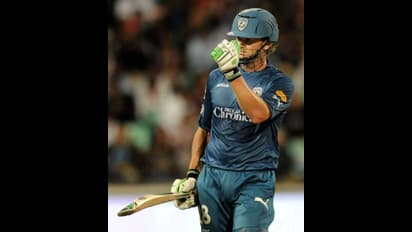 మనవాళ్ల మీద ప్రేమ కాదు, డబ్బు మీద ఆశ... ఆడమ్‌ గిల్‌క్రిస్ట్‌కి సునీల్ గవాస్కర్ కౌంటర్...