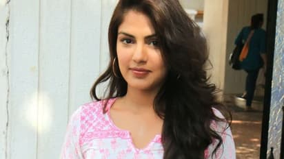 സുശാന്ത് സിംഗിന്റെ മരണം; റിയ ചക്രബര്ത്തിയെ അഞ്ച് മണിക്കൂറോളം സിബിഐ ചോദ്യം ചെയ്തു