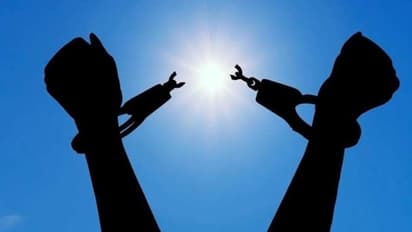 కథ అడ్డం తిరిగింది.. కేసుల్లో నుండి బయటపడాలని మరో మర్డర్.. చివరికి...