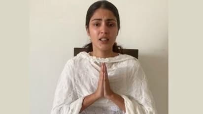 সিবিআইয়ের সঙ্গে অসহযোগিতা, সিবিআই-এর চড় রিয়াকে, টুইটে জল্পনা তুঙ্গে