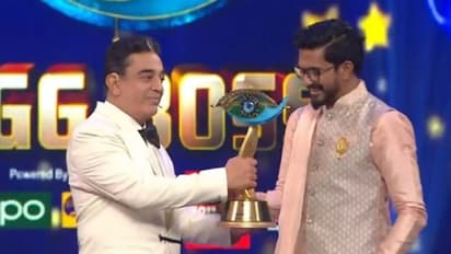 சொந்த காசில் சூனியம் வேண்டாம்! துண்டை மட்டும் கட்டிக்கொண்டு போஸ் கொடுத்த பிரபலத்தை கழட்டி விட்ட பிக்பாஸ்?