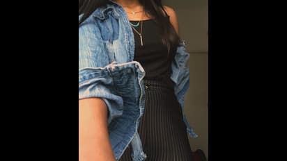 ஹீரோயின் ரோலுக்கு துண்டு போடும் ஸ்ருதிஹாசன் ரீல் தங்கை கேப்ரில்லா..! சட்டை பட்டனை கழட்டி விட்டு குதூகல போஸ்!