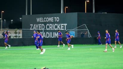 করোনা আতঙ্কে জেরবার আইপিএল, তার মাঝেই অনুশীলন শুরু করল মুম্বই ইন্ডিয়ান্স