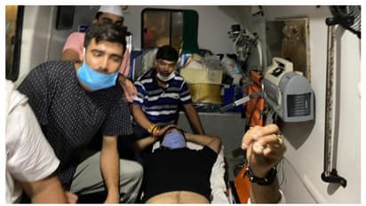 ജെഇഇ-നീറ്റ് പരീക്ഷ: സത്യഗ്രഹമിരുന്ന എൻഎസ് യു ദേശീയ അധ്യക്ഷനെ ആശുപത്രിയിലേക്ക് മാറ്റി