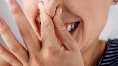 പച്ചവെള്ളത്തിന് ദുര്‍ഗന്ധം, ഭക്ഷണത്തിന് ചീഞ്ഞ മാംസഗന്ധം; കൊവിഡിന്റെ വിചിത്രമായ ഫലങ്ങള്‍!