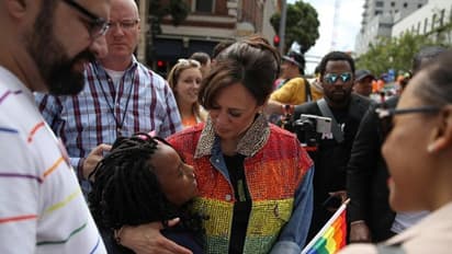 কালো মানুষেদের কাছে 'ত্রাতা' কমলা হ্যারিস, মার্কিন মিডিয়ার কাছে 'মহিলা ওবামা'