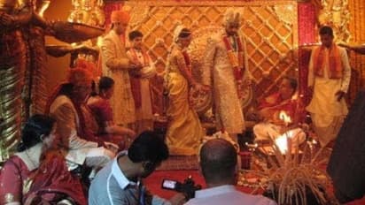 ಐಶ್ವರ್ಯಾ ರೈ ಮದುವೆ ಸೀರೆಗೆ 75 ಲಕ್ಷ ರೂ; ಇದು ಸುಳ್ಳು ಎನ್ನೋದಾ ಡಿಸೈನರ್ 