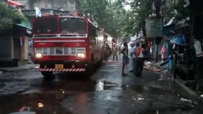 ডালহৌসিপাড়ার ৭০ বছরের পুরনো বহুতলে আগুন, পুড়ে ছাই একাধিক দোকান-অফিস