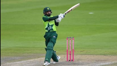 இங்கிலாந்து பவுலிங்கை பொளந்துகட்டிய ஹஃபீஸ்.! இங்கி., அணிக்கு மிகவும் சவாலான இலக்கை நிர்ணயித்த பாகிஸ்தான்