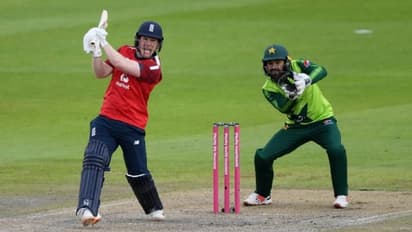 சவாலான இலக்கை சப்பையா அடித்த இங்கிலாந்து..! பெரிய ஸ்கோர் அடித்தும் பல்பு வாங்கிய பாகிஸ்தான்