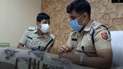 বারাসত পুলিশের সাফল্য, তল্লাশি চালিয়ে উদ্ধার বিপুল পরিমাণ বন্দুক, মোবাইল, বাইক