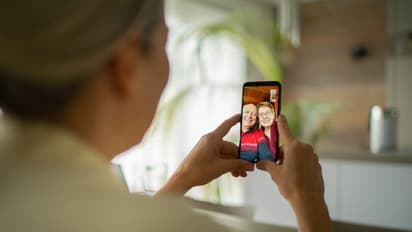 ലോക്ഡൗണ് കാലത്തെ വീഡിയോ കോള് തമാശയല്ല; പഠനം പറയുന്നു...