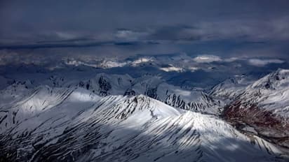Ladakh के पास चीन की खतरनाक तैयारी, तैनात किए दर्जनों फाइटर जेट, यूएस ने ड्रैगन की चाल से किया आगाह