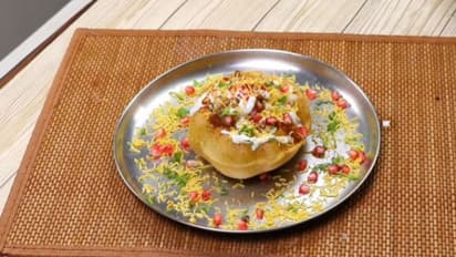 সুস্বাদু মজাদার জলখাবার, রইল দিল্লীর জনপ্রিয় স্ট্রিট ফুড রাজ কচুরি অসাধারণ রেসিপি