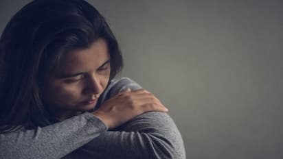 मानसिक तनाव हो सकता है जानलेवा, बचाव के लिए अपनाएं ये 5 टिप्स