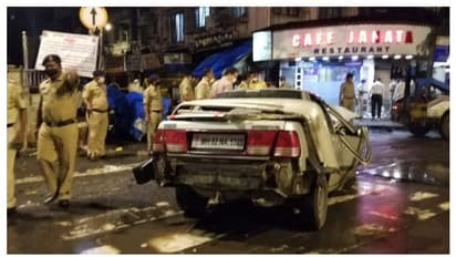 ভাইজানের গাড়ি চাপার স্মৃতি ফিরিয়ে আনল মুম্বই, নিয়ন্ত্রণ হারিয়ে পথচারীদের চাপা দিয়ে রোস্তোরাঁয় ধাক্কা