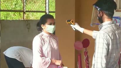 क्या दिल्ली में केजरीवाल सरकार के छूट देने से बढ़ रहे हैं कोरोना के मामले, फिर बनाया नया रिकार्ड