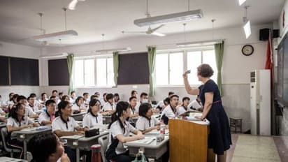 ప్రైవేట్ స్కూల్స్ లో అధిక ఫీజులు: 11 పాఠశాలలపై విచారణకు  తెలంగాణ సర్కార్ ఆదేశం