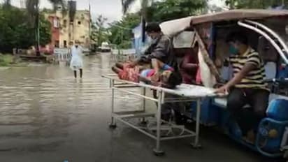 জল থই থই হাসপাতাল, রোগীর বেডের তলায় জল, চাঞ্চল্যকর ছবি পূর্ব মেদিনীপুরে