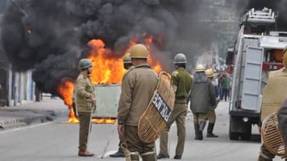 యువకుడి అనుమానాస్పద మృతి: కార్పొరేటర్‌ను బంధించిన జనం.. ఖమ్మంలో ఉద్రిక్తత