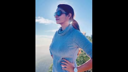 லாக் டவுன் நேரத்தில் செம்ம ஃபிட்டாக மாறிய பிரியா பவானி ஷங்கர்..! அழகு ராட்சஷியாக மாறிட்டாங்களே...