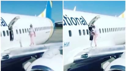 വിമാനത്തിനുള്ളിലെ ചൂട് സഹിക്കാനാവാതെ അവസാനം യുവതി ചെയ്തത്...