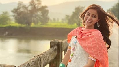 Ananya Panday's entry scene in Khaali Peeli reminds of SOTY 2