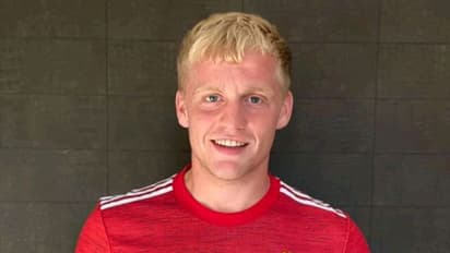 মরশুমের প্রথম শিকার রেড ডেভিলসদের, ডাচ মিডফিল্ডার যোগ দিলেন ওলের দলে