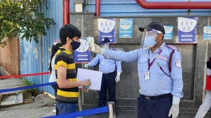 शरद पवार के शहर पुणे में बढ़ रहा कोरोना के मामले, 4 हजार से ज्यादा नए मामले दर्ज