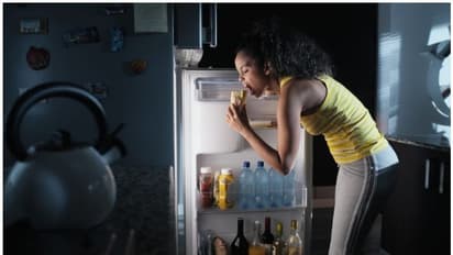 Late Night Eating : ನಿಮಗೂ ಈ ಅಭ್ಯಾಸವಿದ್ರೆ ಇಂದೇ ಎಚ್ಚೆತ್ತುಕೊಳ್ಳಿ