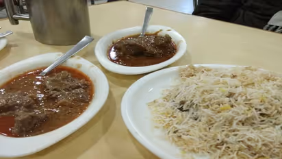 Astrology Tips : ಪದೇ ಪದೇ ಊಟದಲ್ಲಿ ಕೂದಲು ಬಂದ್ರೆ ನಿರ್ಲಕ್ಷ್ಯ ಬೇಡ