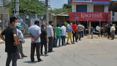 ఏపీలో భారీగా పడిపోయిన మద్యం విక్రయాలు: రూ.2,885.82 తగ్గిన ఆదాయం