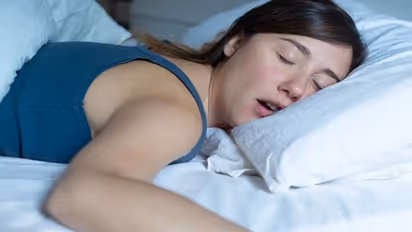 ಹೊಟ್ಟೆ ಮೇಲೆ ಮಲಗೋದ್ರಿಂದ ಹೃದಯಾಘಾತ ಅಪಾಯ ಹೆಚ್ಚಾಗುತ್ತಾ?