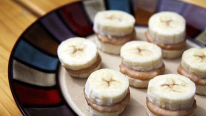 প্রতিদিনের খাদ্য তালিকায় ৩ টি কলা, দূর করবে ১০ টি জটিল সমস্যা