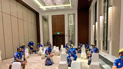 অবশেষে আইপিএল ২০২০-তে ক্রিকেটে ফিরল সিএসকে, ছবিতে দেখুন ধোনিদের প্রথম অনুশীলন