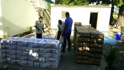 తెలంగాణ టు ఏపీ: వాటర్ ట్యాంకర్ లో మద్యం అక్రమ రవాణా (వీడియో)