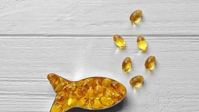 চুলের জন্য উপকারী ওমেগা ৩, খুশকি দূর করতে ও চুলে পুষ্টি জোগাতে হাতিয়ার করুন এটি