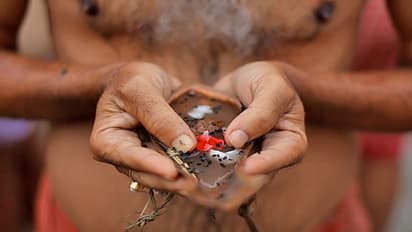 কুন্ডলিতে পিতৃ দোষ কীভাবে গঠিত হয়, জেনে নিন এর কারণ ও প্রতিকার