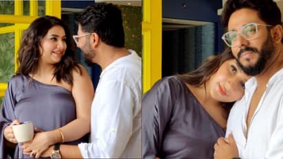 অফ শোল্ডার টপেই হট লুকে চমক 'মম টু বি' র, বেবিবাম্প নিয়েই বিজ্ঞাপনে নজর কাড়লেন 'রাজ-শুভশ্রী'