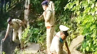 ঝাড়গ্রামে মাওবাদী উত্থান নিয়ে বৈঠকে রাজ্য পুলিশের কর্তারা, ঘুরে দেখলেন বেলপাহাড়ির এলাকা