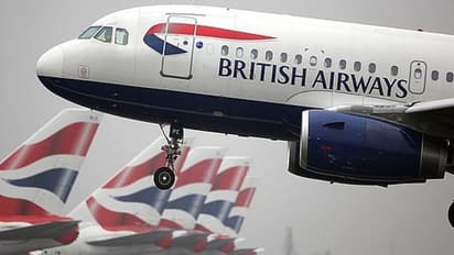 British Airways flight windscreen cracks at 35,000 feet by block of ice