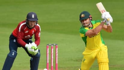 ഇംഗ്ലണ്ടിനെതിരായ രണ്ടാം ടി20യില് ഓസീസിന് ഭേദപ്പെട്ട സ്കോര്