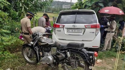 ഡിആർഐ ജീവനക്കാരെ വധിക്കാൻ ശ്രമിച്ച കേസിൽ കരിപ്പൂർ വിമാനത്താവളത്തിലെ താത്കാലിക ജീവനക്കാർ പിടിയിൽ