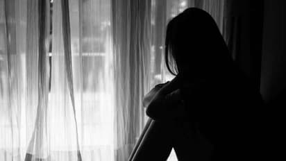 గన్నవరంలో మహిళా కండక్టర్లకు లైంగిక వేధింపులు: సూపర్ వైజర్ పై ఫిర్యాదు